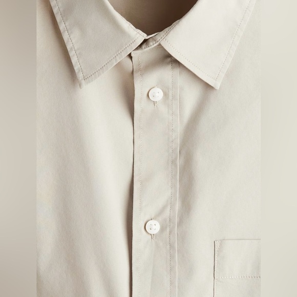 *NEW* Oversized Short-Sleeved Button Down Shirt - Picture 5 of 8